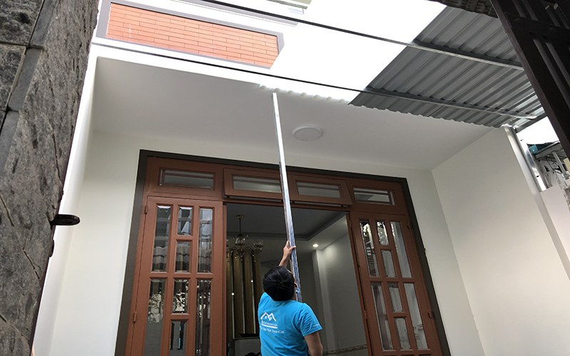 chi phí lợp mái tôn giả ngói